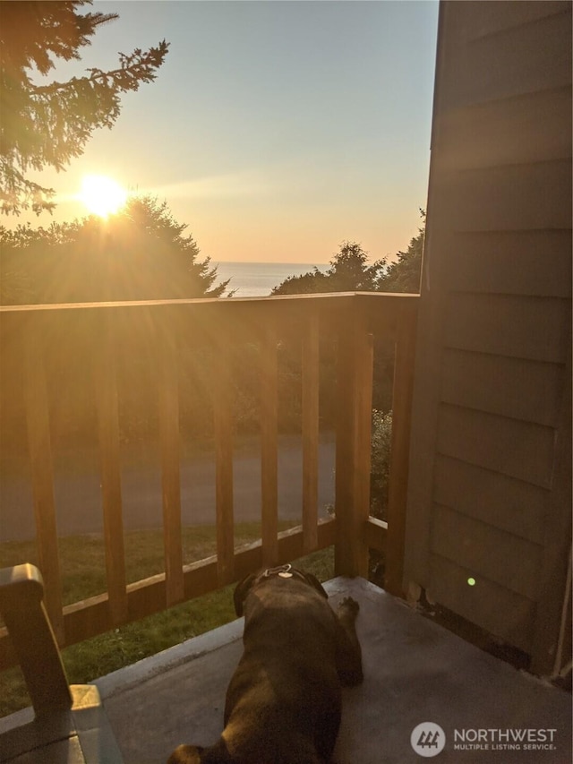 24 Nancy Ln, Copalis Beach, WA 98535 - balcony with a water view