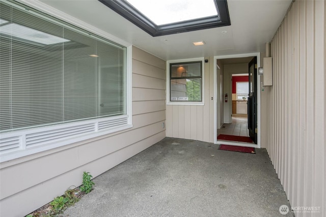 809 N K St, Aberdeen, WA 98520 - view of exterior entry with a patio