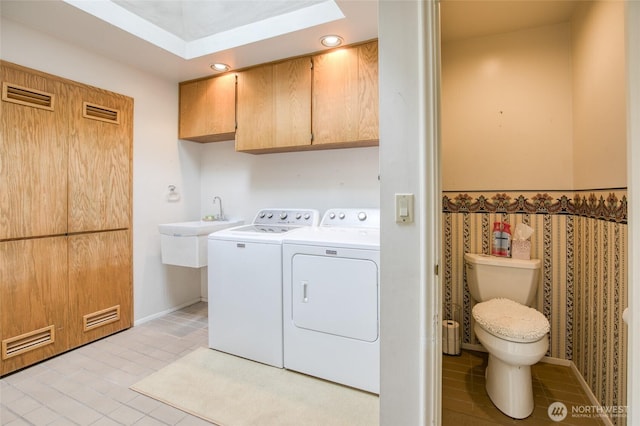 809 N K St, Aberdeen, WA 98520 - laundry room featuring independent washer and dryer, light tile patterned flooring, and recessed lighting