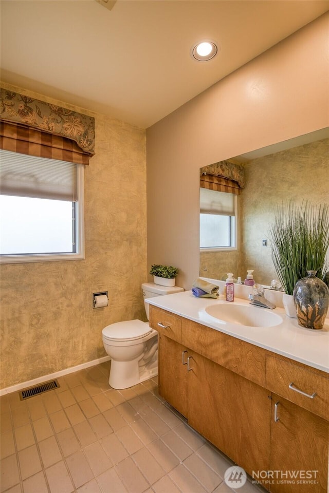 809 N K St, Aberdeen, WA 98520 - bathroom with vanity, toilet, and tile patterned floors