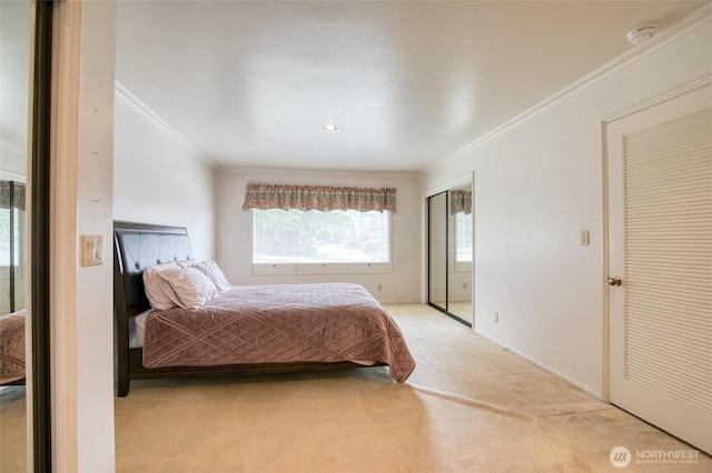 809 N K St, Aberdeen, WA 98520 - bedroom with crown molding, light colored carpet, and baseboards