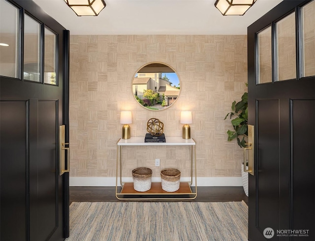 6006 SE 30th St, Mercer Island, WA 98040 - entrance foyer with baseboards
