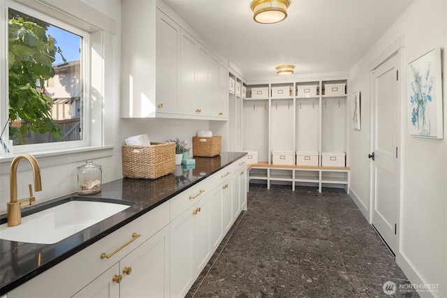 6006 SE 30th St, Mercer Island, WA 98040 - mudroom with a sink