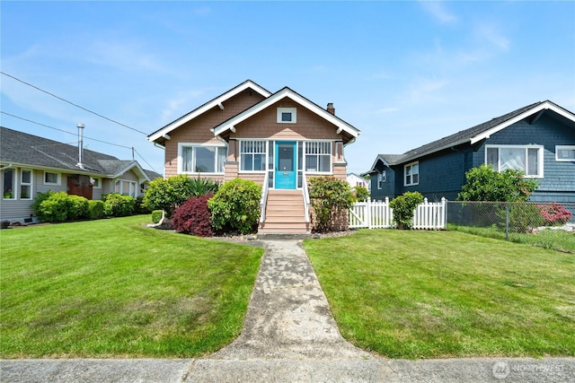 504 W 4th St, Aberdeen, WA 98520 - view of front of property featuring a chimney