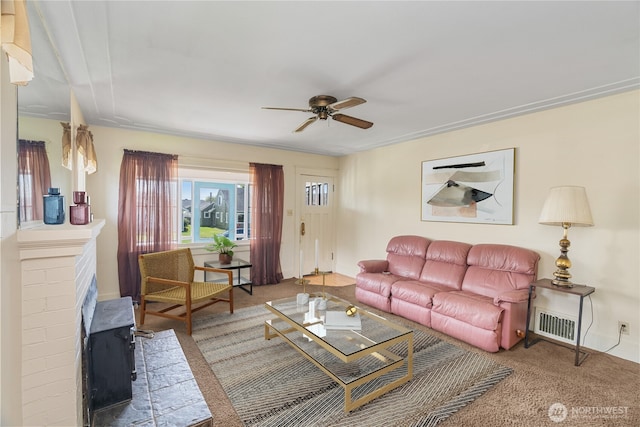 504 W 4th St, Aberdeen, WA 98520 - carpeted living area with a ceiling fan and baseboards