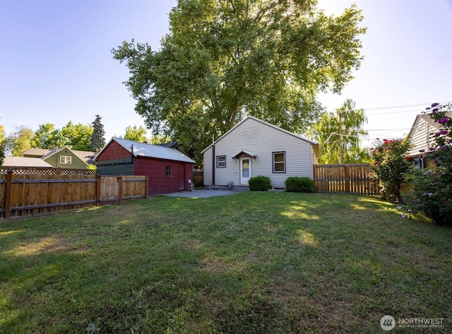 1030 N Clinton St, Walla Walla, WA 99362 - rear view of property with a patio