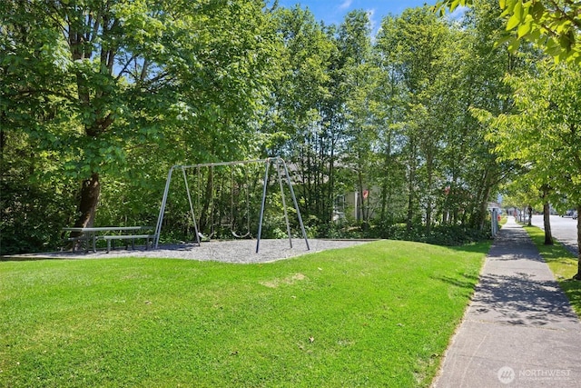 13901 Cedar Ct, Sultan, WA 98294 - surrounding community featuring a lawn