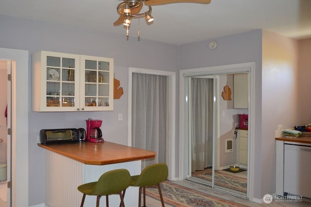 408 9th Ave SE, Olympia, WA 98501 - dining area with ceiling fan and baseboards