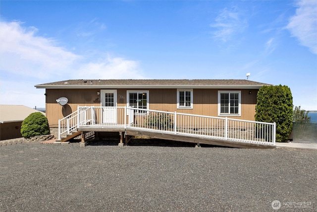 7220 E Belmont St, Othello, WA 99344 - view of front facade with a deck