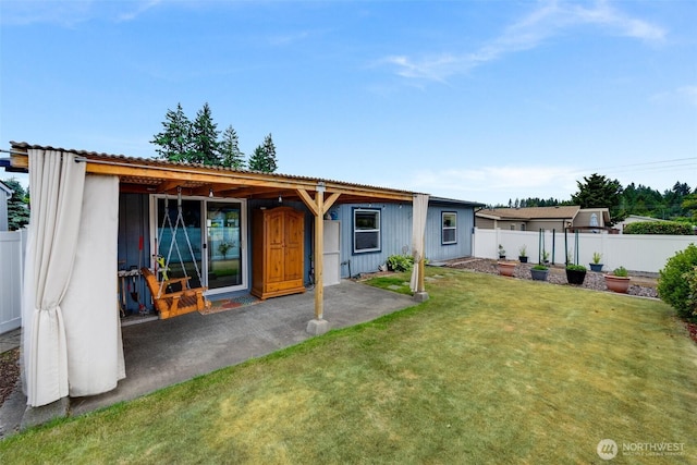 716 Dennis St SE Unit 93, Tumwater, WA 98501 - back of property with a patio area
