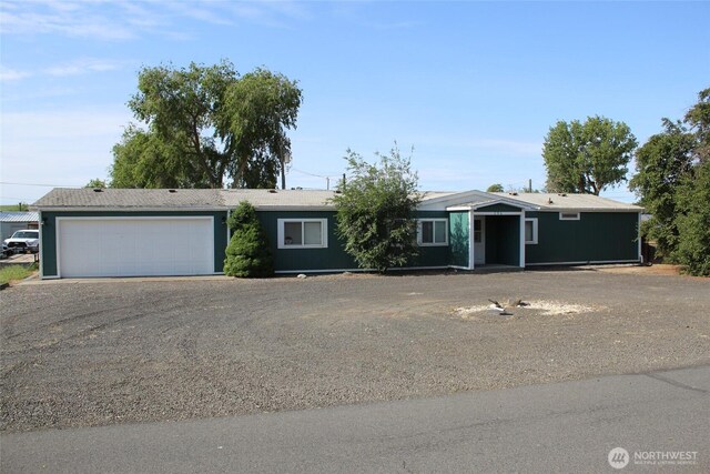 306 E 5th St, Lind, WA 99341 - ranch-style home featuring an attached garage and dirt driveway