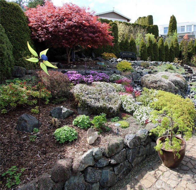 8145 Chehalis Rd, Blaine, WA 98230 - view of yard featuring a small pond