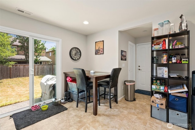 6600 Carolina St SE, Lacey, WA 98513 - dining area featuring recessed lighting