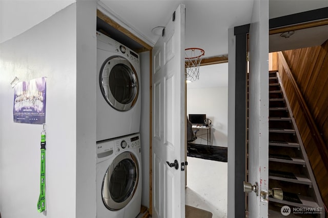 1010 Tacoma Ave, Port Orchard, WA 98366 - laundry room featuring stacked washer and clothes dryer and an office area