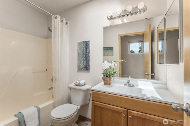 10049 17th Ave SW, Seattle, WA 98146 - full bathroom featuring toilet, vanity, and shower / tub combo with curtain
