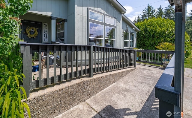 10419 Sandridge Rd, Long Beach, WA 98631 - entrance to property featuring a porch