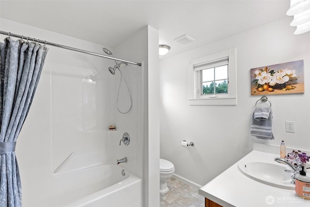 1747 Parade Grounds Ave NE, Bainbridge Island, WA 98110 - full bath featuring shower / tub combo with curtain and vanity