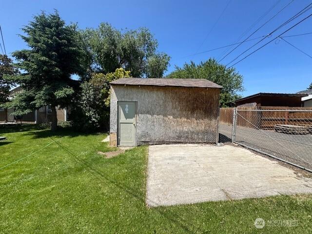 1008 Tieton Ave, Tieton, WA 98947 - photo 14