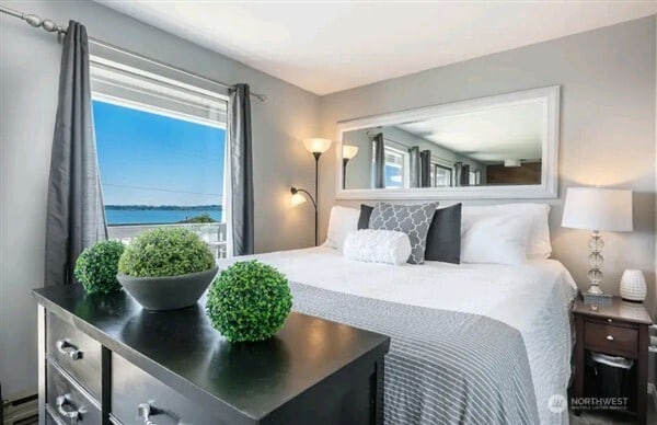 7530 Birch Bay Dr Unit 206, Blaine, WA 98230 - view of bedroom