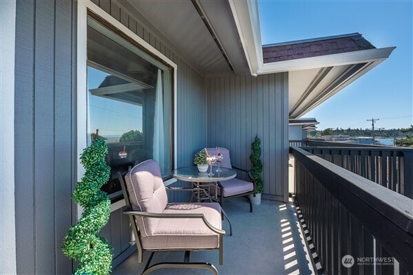7530 Birch Bay Dr Unit 206, Blaine, WA 98230 - view of balcony