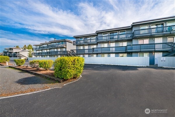 7530 Birch Bay Dr Unit 206, Blaine, WA 98230 - view of building exterior