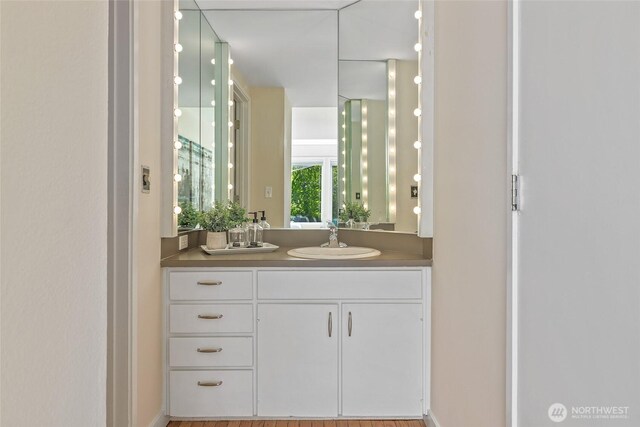 101 NW 58th St Unit 9, Seattle, WA 98107 - full bath featuring vanity