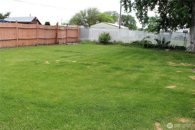 153 NW Quincy Pl, Soap Lake, WA 98851 - view of yard