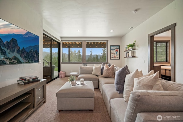 1450 Creekside Rd, Cle Elum, WA 98922 - living area with light carpet