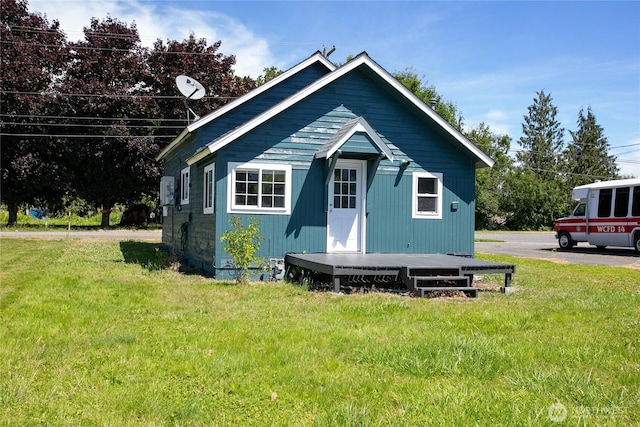 131 Columbia St, Sumas, WA 98295 - view of front of home with a front yard