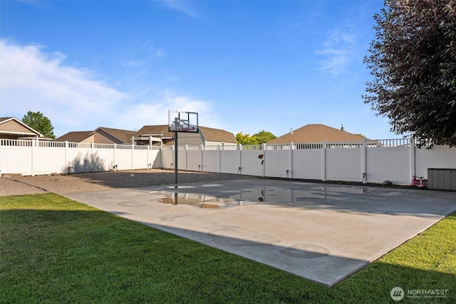 413 Boylson St, Moses Lake, WA 98837 - view of sport court featuring community basketball court