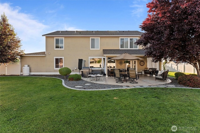 413 Boylson St, Moses Lake, WA 98837 - rear view of house with a patio and roof with shingles