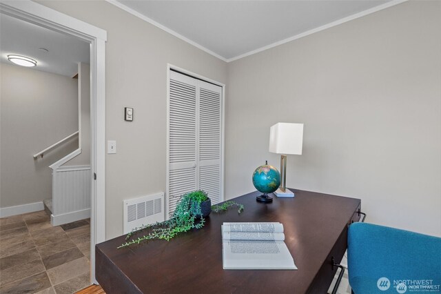 31 Etruria St Unit B, Seattle, WA 98109 - office with crown molding and baseboards