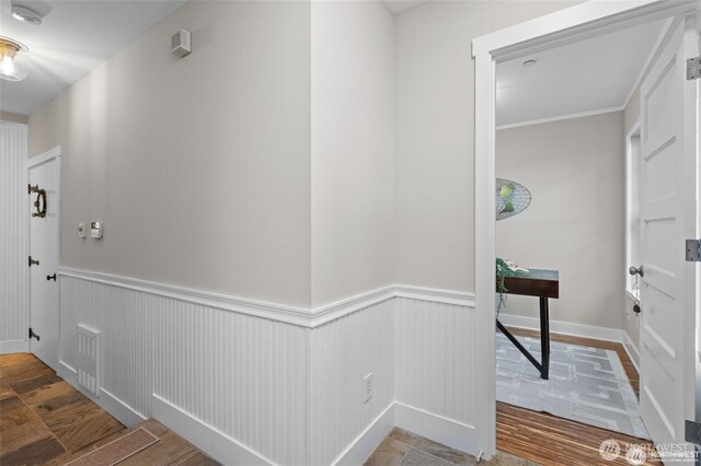 31 Etruria St Unit B, Seattle, WA 98109 - hall featuring a wainscoted wall