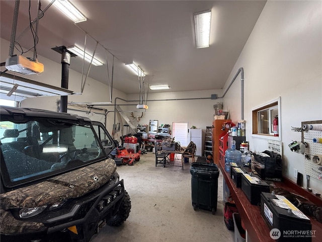 8708 Rd K Rd NE, Moses Lake, WA 98837 - garage featuring a garage door opener