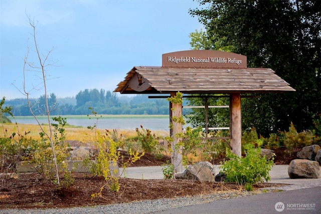 2609 S 7th Way, Ridgefield, WA 98642 - surrounding community with a water view
