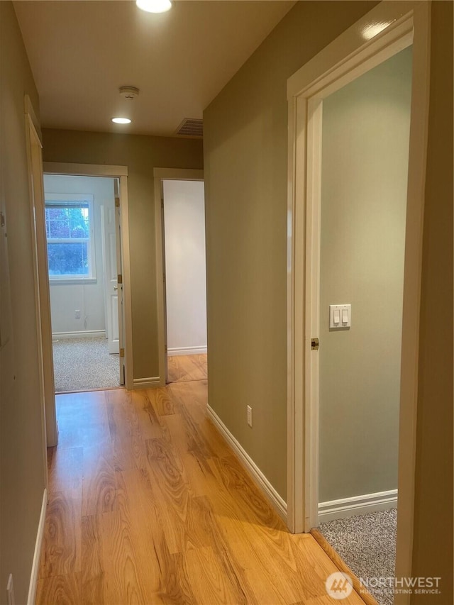 528 Chinook Way, Friday Harbor, WA 98250 - hall featuring wood finished floors and baseboards