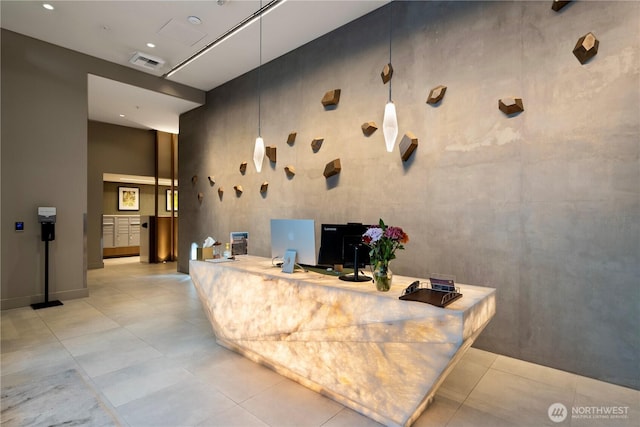 121 Stewart St Unit 3004, Seattle, WA 98101 - welcome area featuring a high ceiling