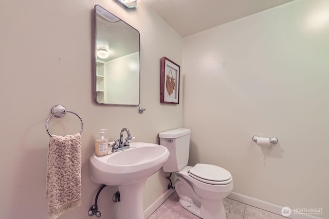 7924 S 112th St, Seattle, WA 98178 - half bath featuring toilet and baseboards