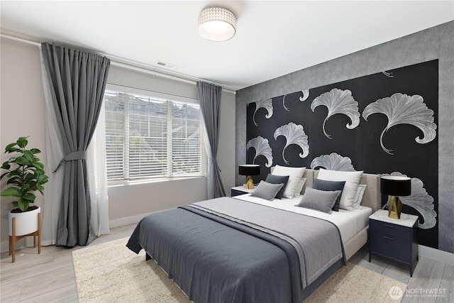 20325 90th Pl S, Kent, WA 98031 - bedroom featuring light wood-type flooring and baseboards