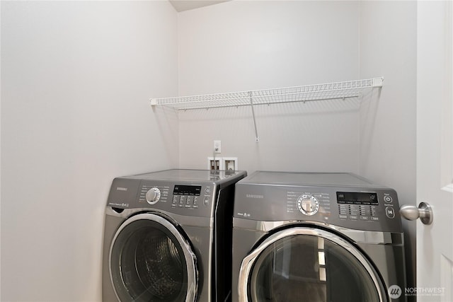 20325 90th Pl S, Kent, WA 98031 - laundry room with washing machine and dryer