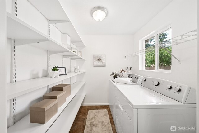 35639 12th Ave SW, Federal Way, WA 98023 - laundry area featuring washer and dryer and baseboards