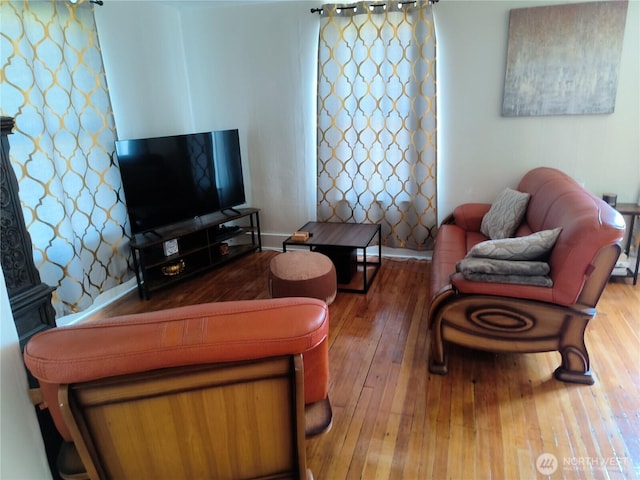 226 Eklund Ave, Hoquiam, WA 98550 - living area featuring hardwood / wood-style flooring and baseboards