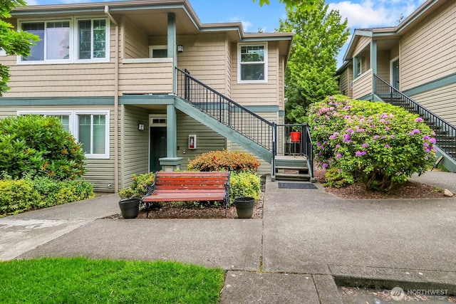 1500 S 18th St Unit F202, Renton, WA 98055 - view of property featuring stairs