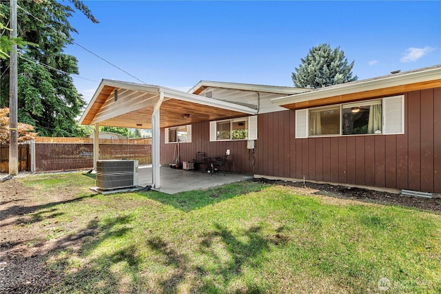 1011 Idaho St, Wenatchee, WA 98801 - rear view of house featuring a patio and central AC