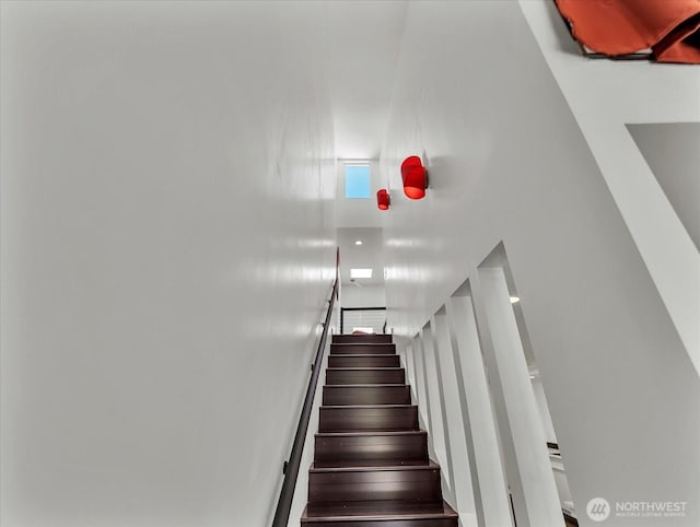 13893 NE 69th St Unit 689, Redmond, WA 98052 - view of stairway