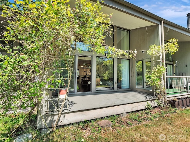 13893 NE 69th St Unit 689, Redmond, WA 98052 - entrance to property featuring a deck
