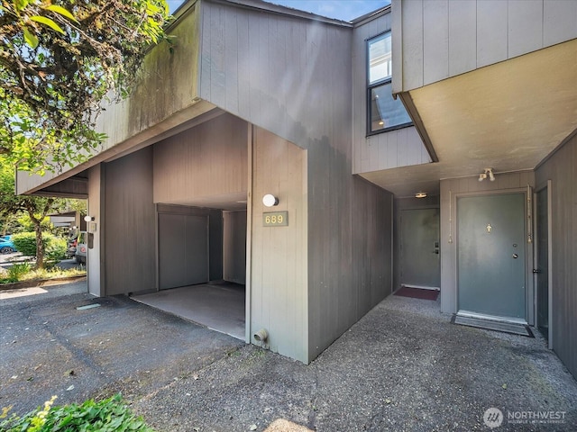 13893 NE 69th St Unit 689, Redmond, WA 98052 - view of garage
