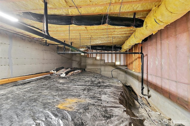 226 Alnus Way, Bremerton, WA 98310 - inside crawl space