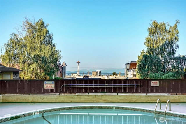 505 Belmont Ave E Unit 704, Seattle, WA 98102 - view of community pool