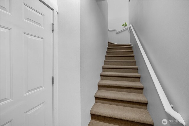 21230 40th Way S Unit D, Seatac, WA 98198 - view of staircase